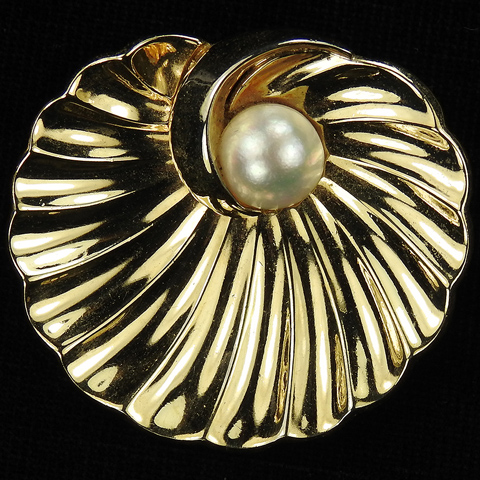 Boucher Pearl in Golden Seashell Pin